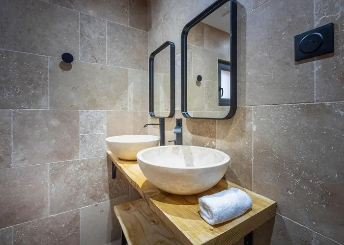 Domek alpejski La Perle Verte, Luxe, Piscine, Et Sauna *